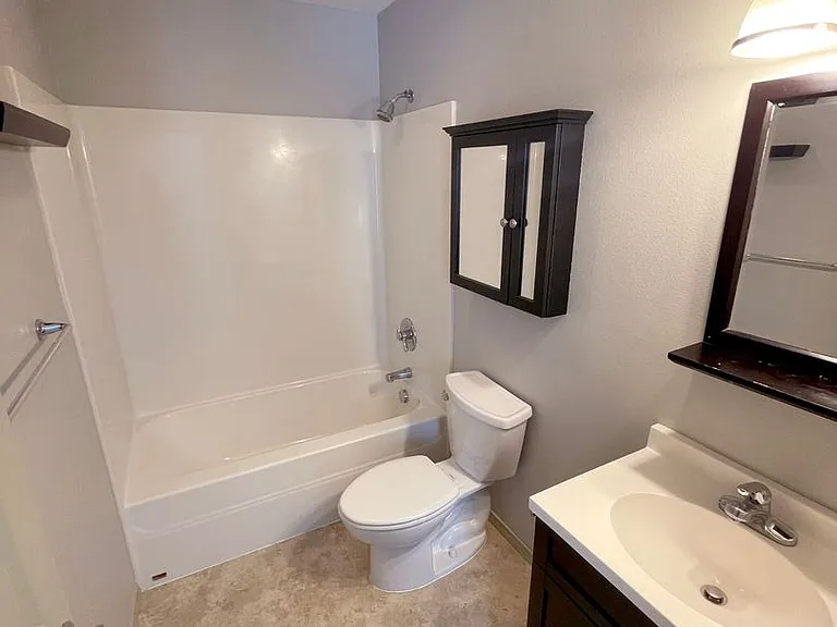 5011 N Syracuse St #B — Photo 7