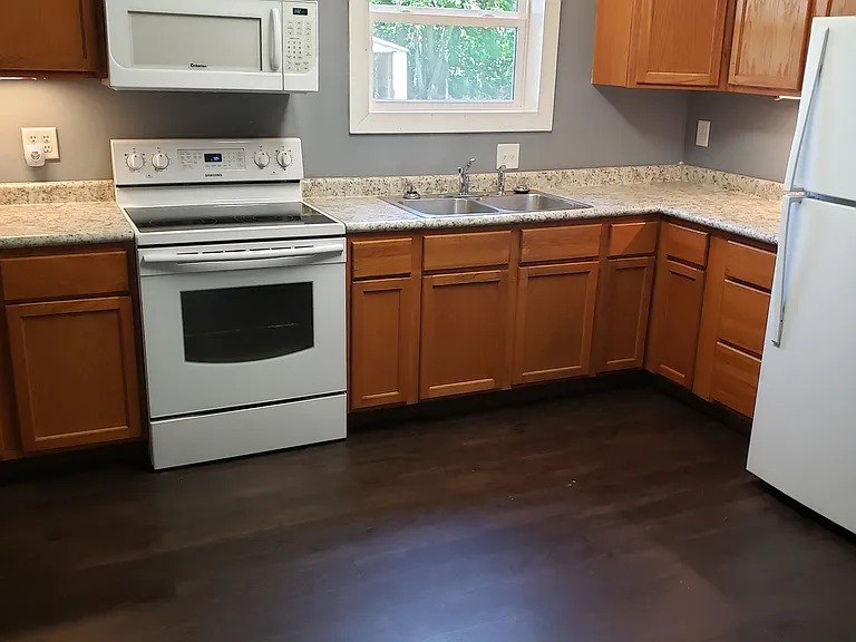 503 E Depot St — Photo 5