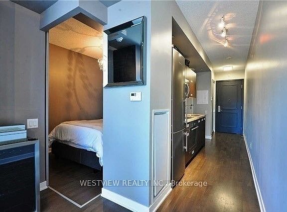 4th image of 90 Park Lawn Rd #301