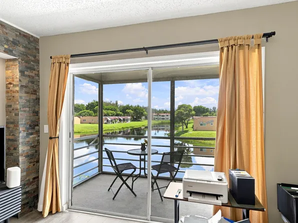 198 Lake Frances Drive, West Palm Beach, FL 33411