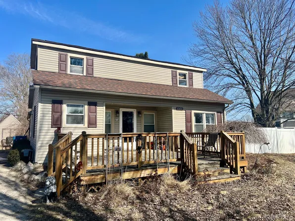 10431 Hegel Rd, Goodrich, MI 48438