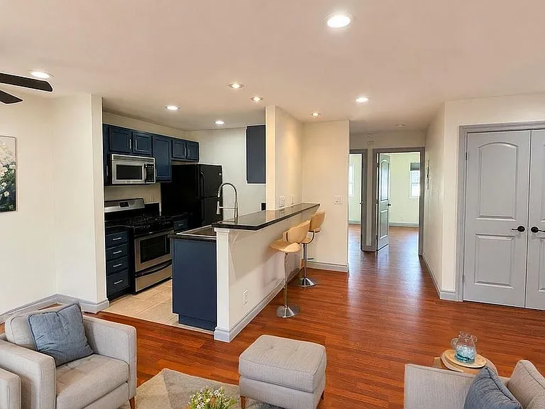 NoHo Liv Apartments — Photo 11