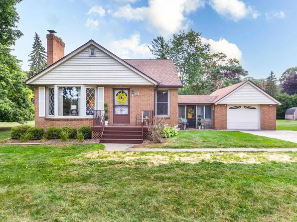 1805 Clinton Ave, Saint Clair, MI 48079