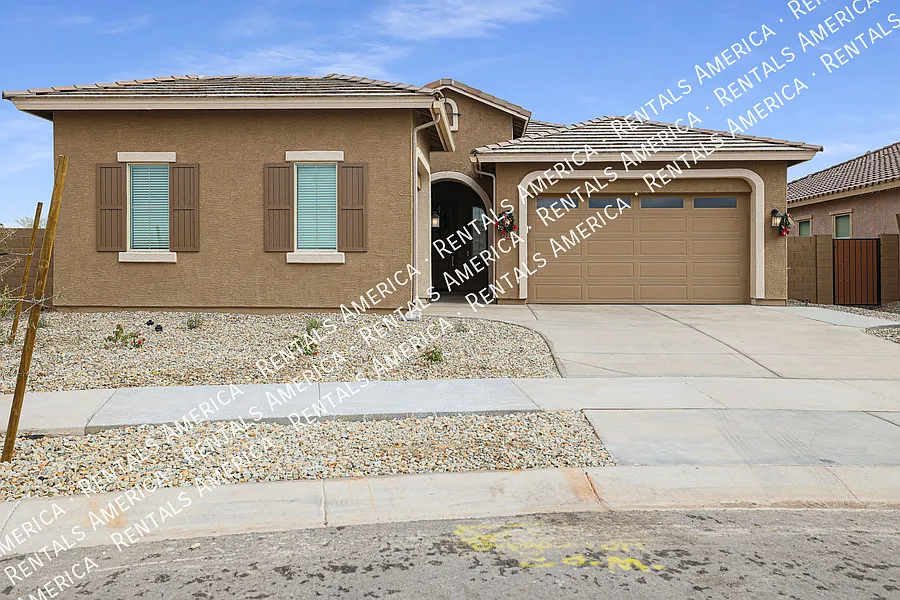 4 Bedroom 3 bath next gen home in Surprise — Photo 1
