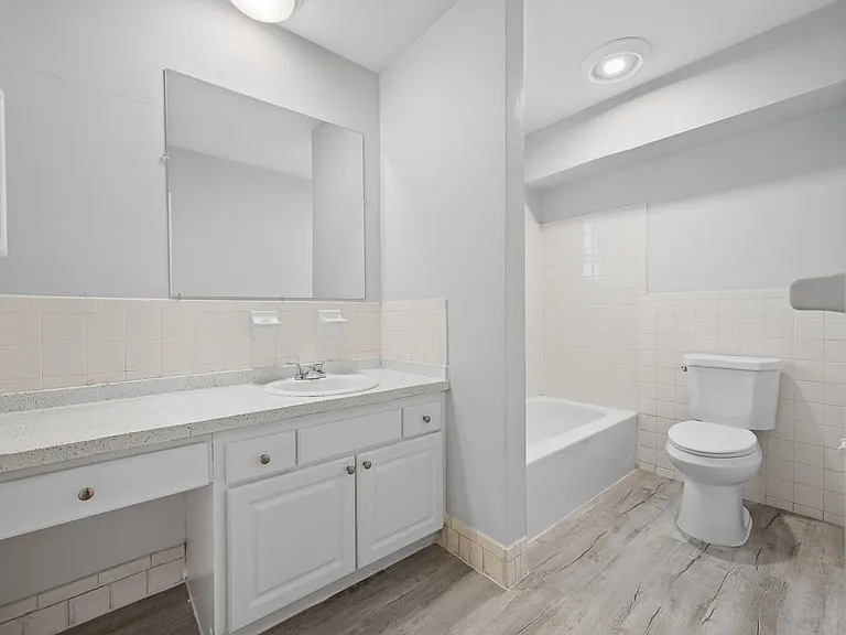 Fountain Court Villas — Photo 16