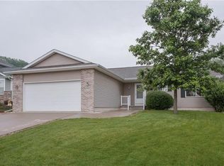1433 Wolf Dr NW, Cedar Rapids, IA 52405