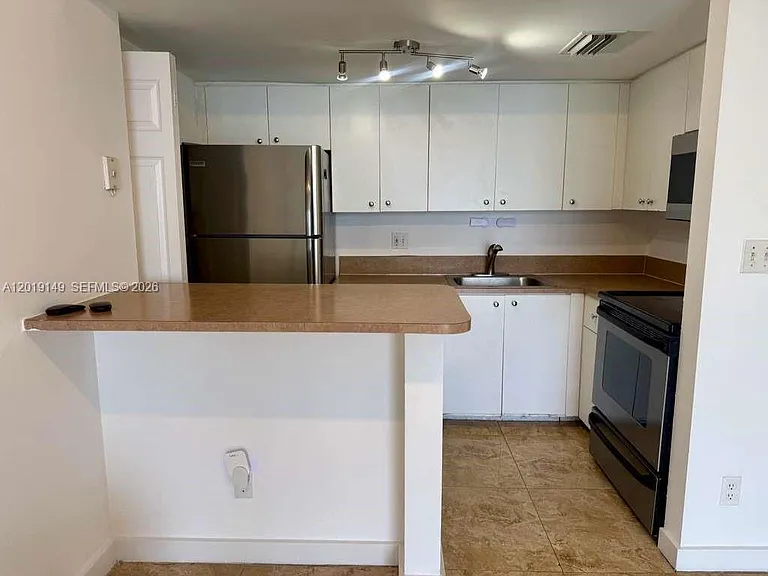 770 Claughton Island Dr #706 — Photo 3