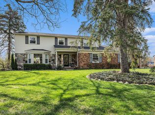 4749 Hedgewood Dr, Bloomfield Hills, MI