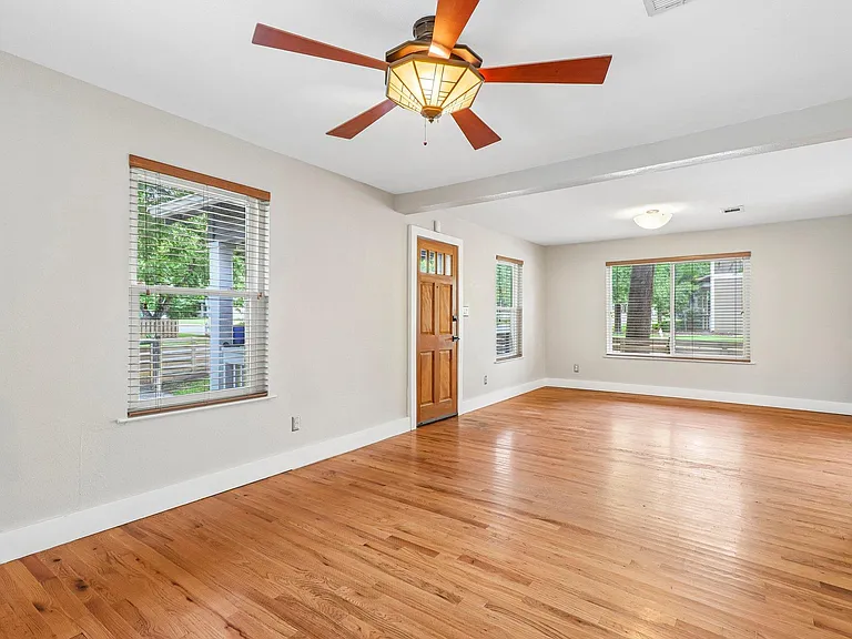 4315 Bellvue Ave — Photo 6