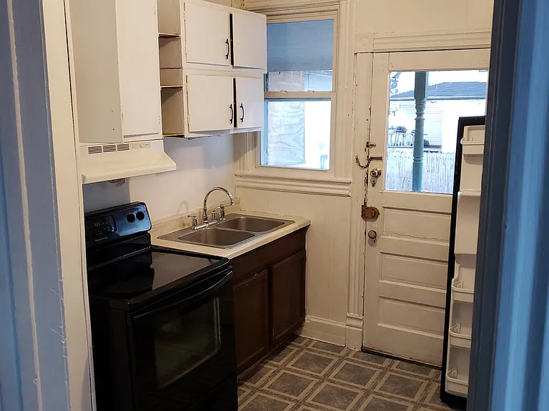 38 W Dexter St — Photo 6