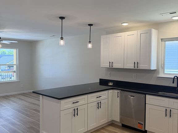 5th image of 1511 Elrod St SE