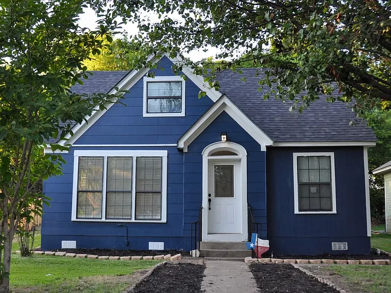 114 Yates St — Photo 1