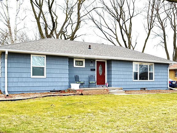 2nd image of 106 NW Scott St