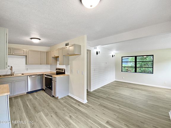 5th image of 4235 KATANGA Drive S