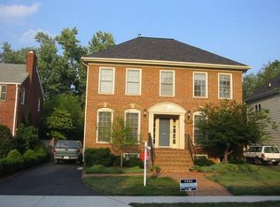 831 S Wayne St, Arlington, VA 22204