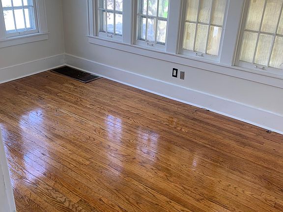 3rd image of 3518 Bedford St #1