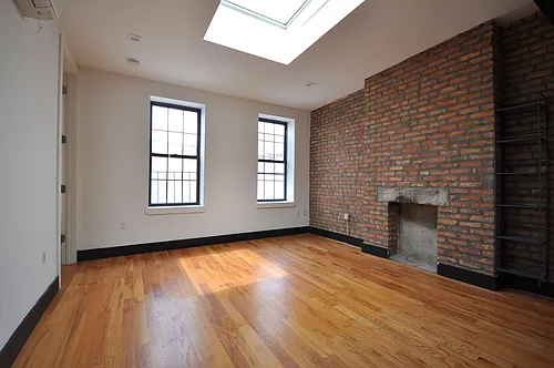 298 Humboldt St #2R Photo 1