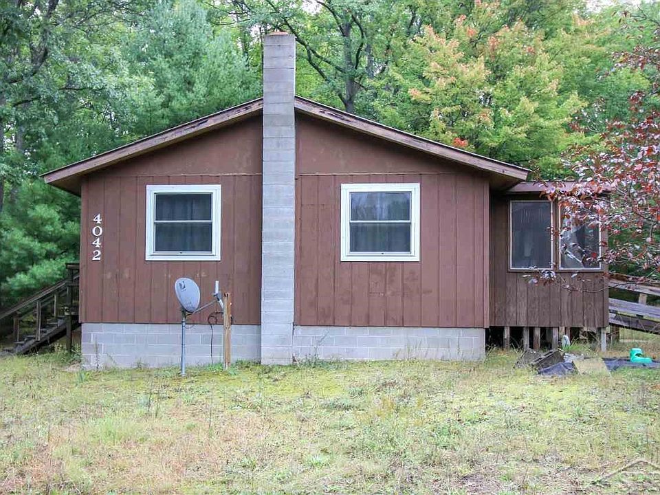 2nd image of 4042 Lone Pine Rd