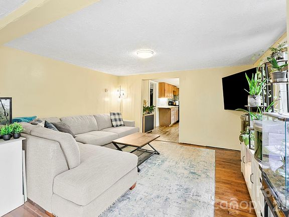 3rd image of 38 Pisgah View Rd