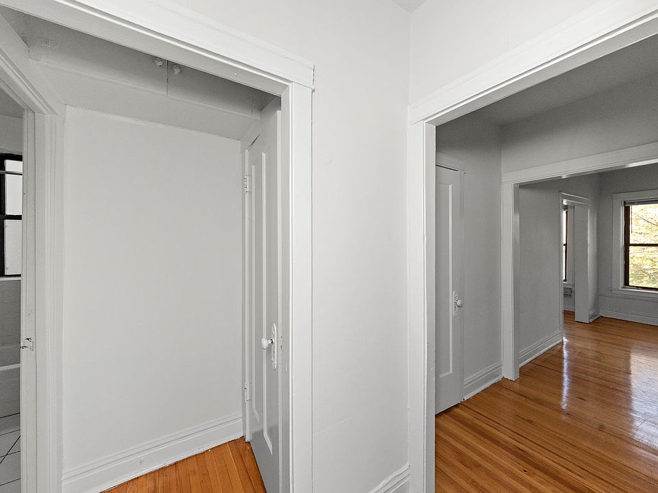 1st image of 3823 N Fremont St #3829.5-W3