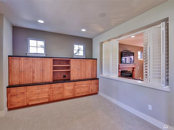 5th image of 10918 Eastridge Dr NE