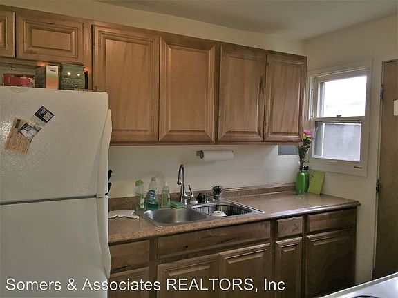 5th image of 1240 McCarty Ave