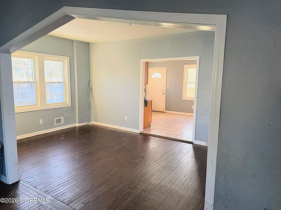 4th image of 401 Ridge Ave