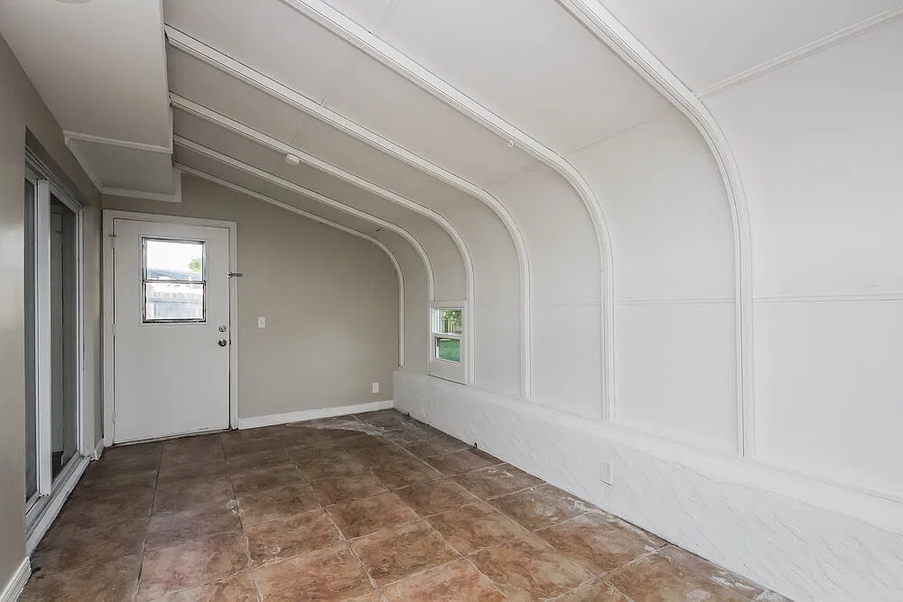 4 bed, 2.0 bath, 1665 sqft, $4,580 — Photo 4