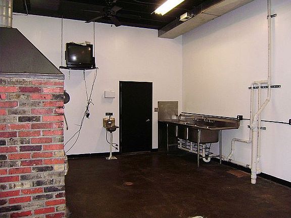 5th image of 4156 N Newstead Ave