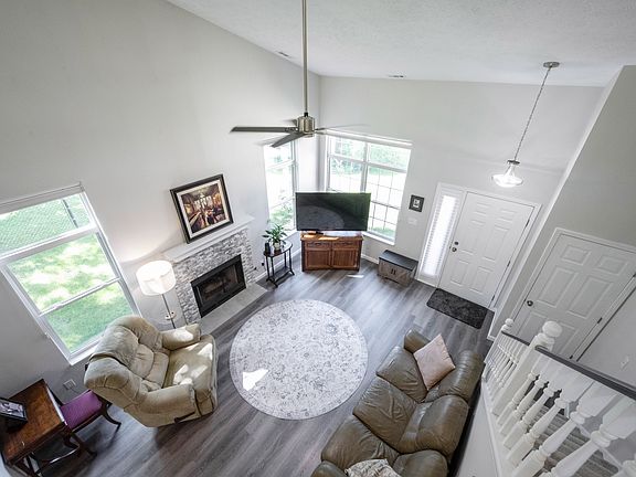 3rd image of 7591 Sycamore Grove Ct