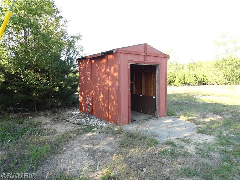 2nd image of 12280 Healy Lake Rd