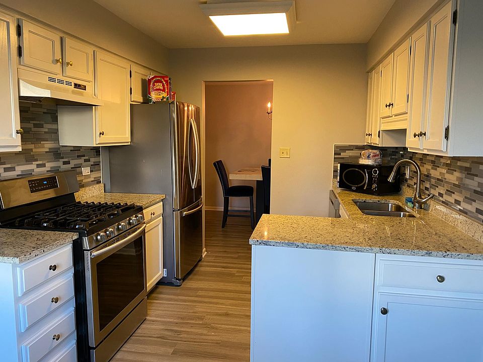 1st image of 936 Surrey Dr Unit 1BL