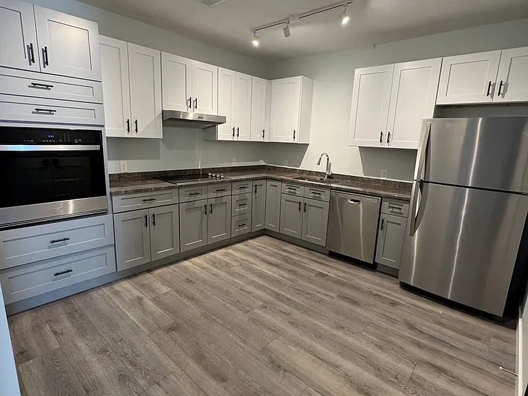 310 BARNSTABLE ROAD RESIDENCES LLC — Photo 17