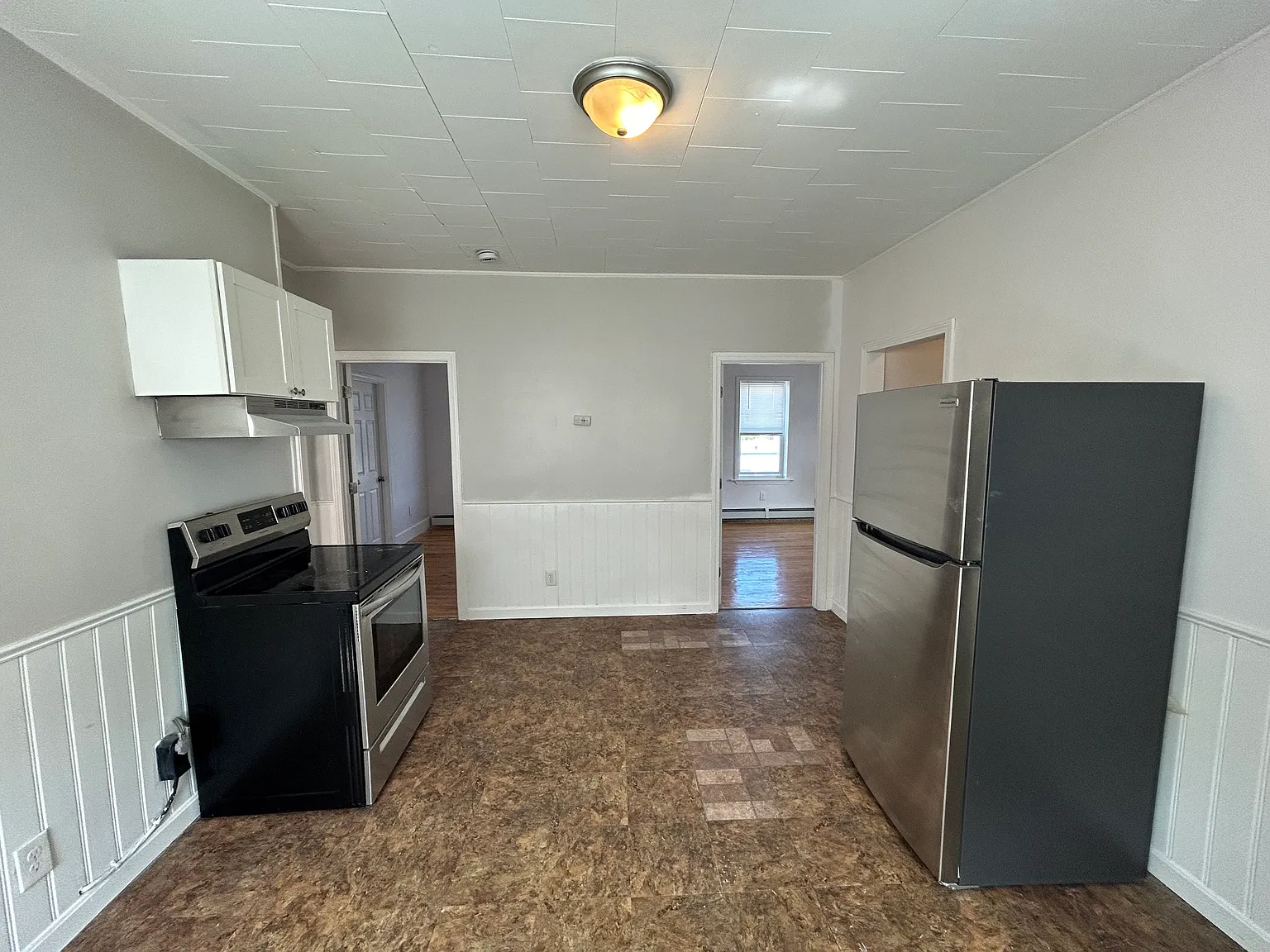 3 bed, 1100 sqft, $2,000 — Photo 4