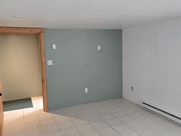 2nd image of 172 Lakin Ave