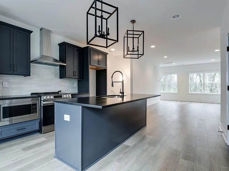 862 W Sharpe Ave #4 — Photo 10