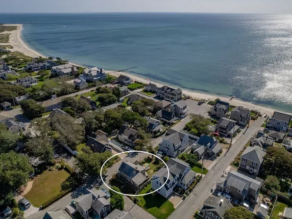 14 Central Ave, Harwich, MA 02645