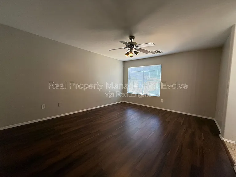 3930 W Irwin Ave — Photo 14