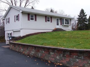 39 Scotchtown Dr, Middletown, NY
