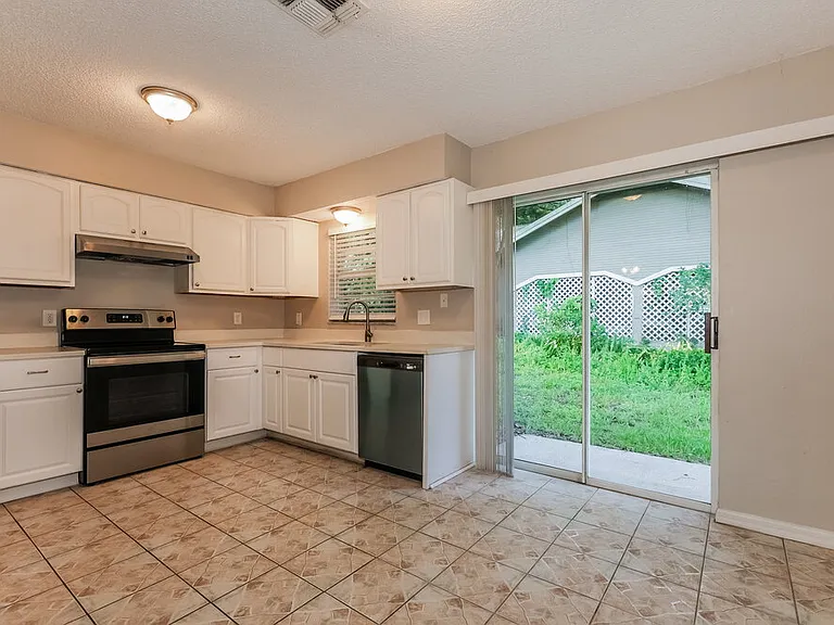 37340 Carter Ave — Photo 5