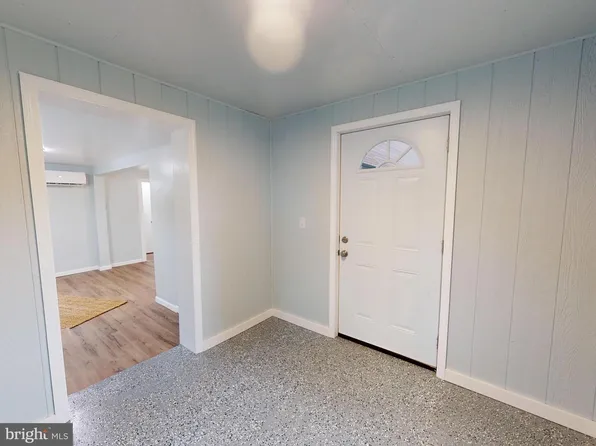 320 Long Run Rd, Mill Hall, PA 17751