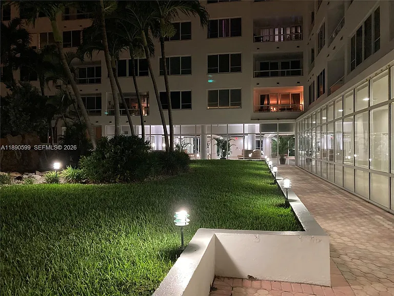 5005 Collins Ave #322 — Photo 13