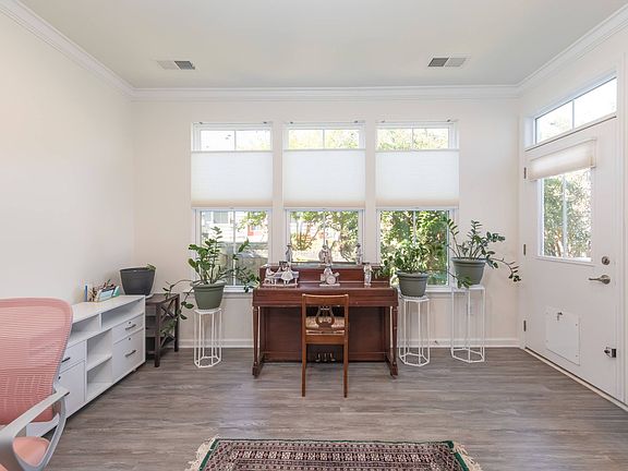 5th image of 117 Price St