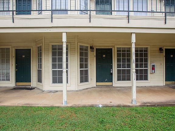 3rd image of 104 Mosscliff Cir APT 8