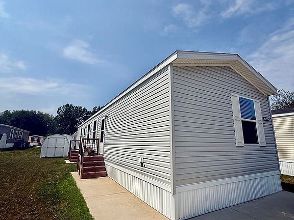 2nd image of 1062 Jefferson Ct