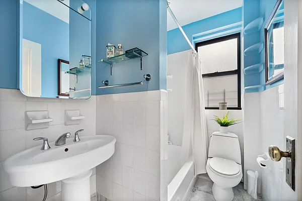 Sold by Compass | media 22