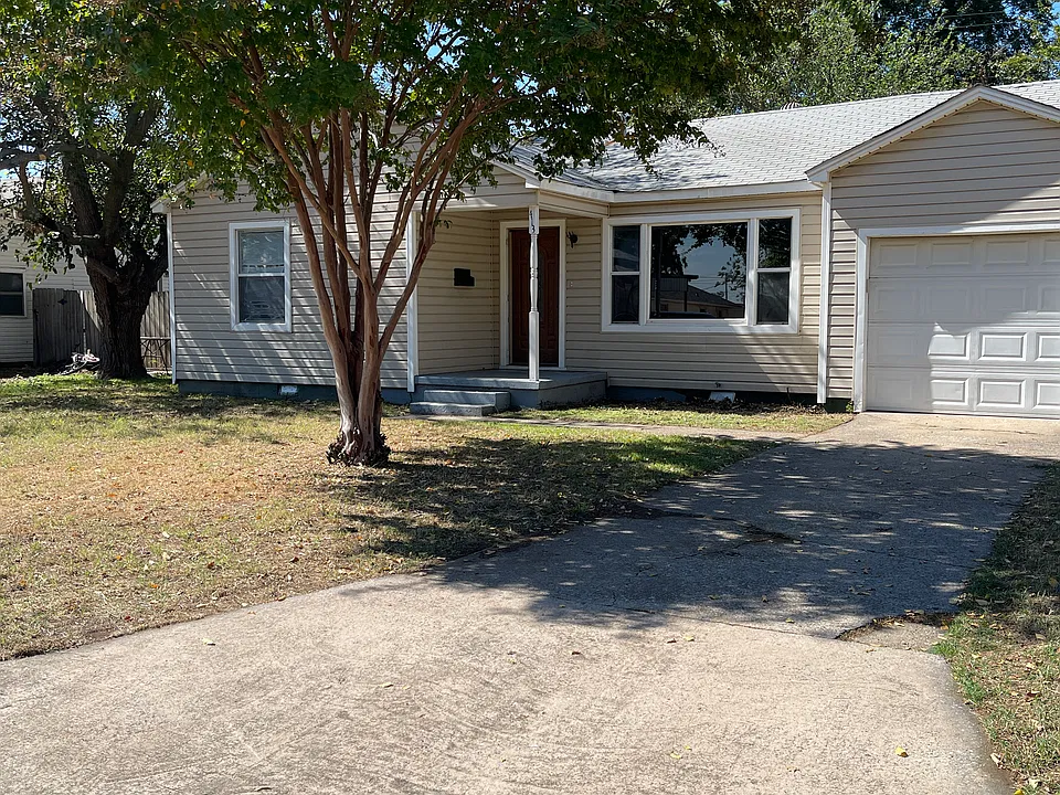 413 Lester Blvd