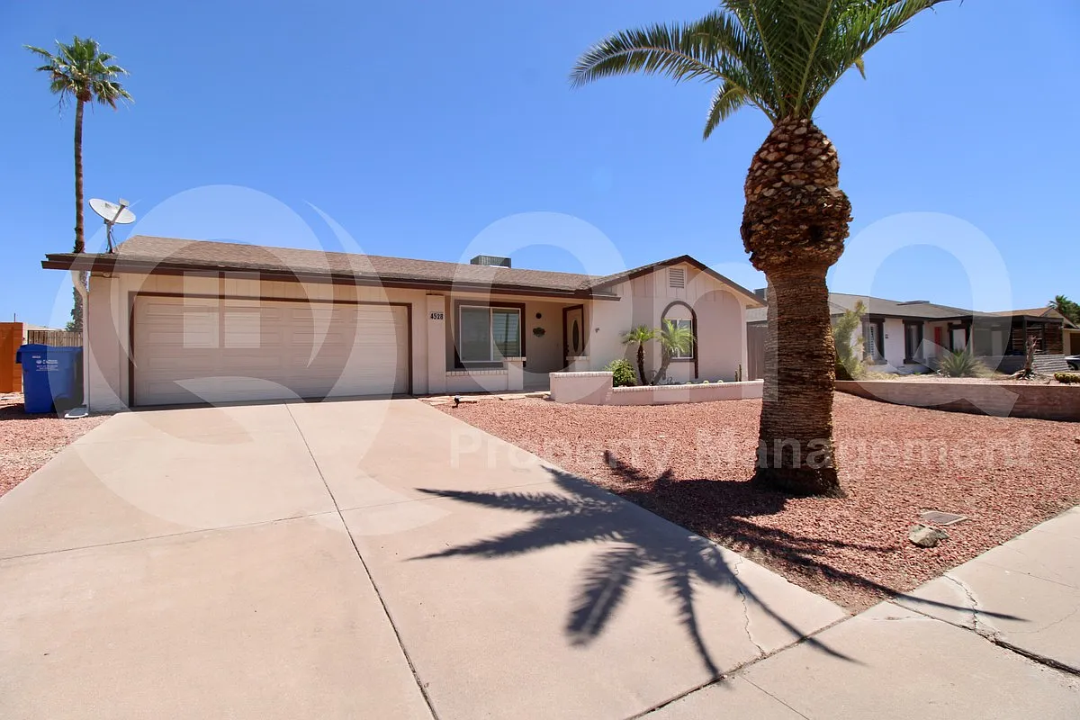 Building Photo - 4528 E Capistrano Ave