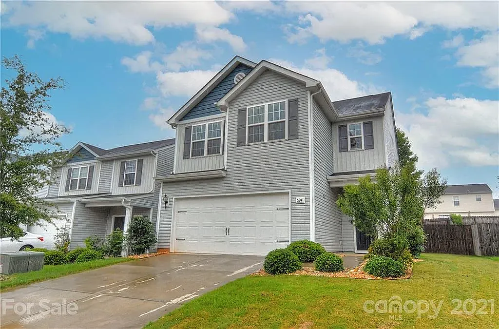 Agava Ln, Charlotte — Photo 1
