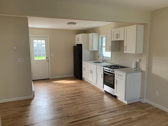 4th image of 88 Manor Dr